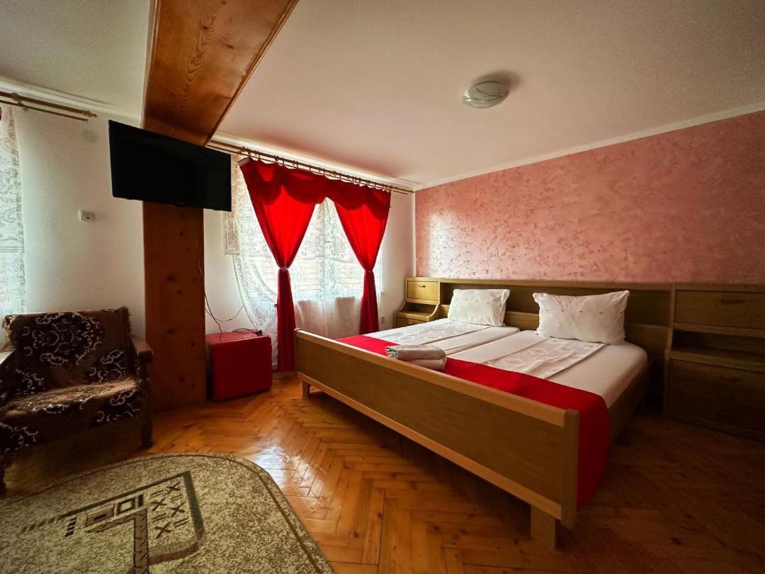 Casa Mary Hotel Hátszeg Kültér fotó