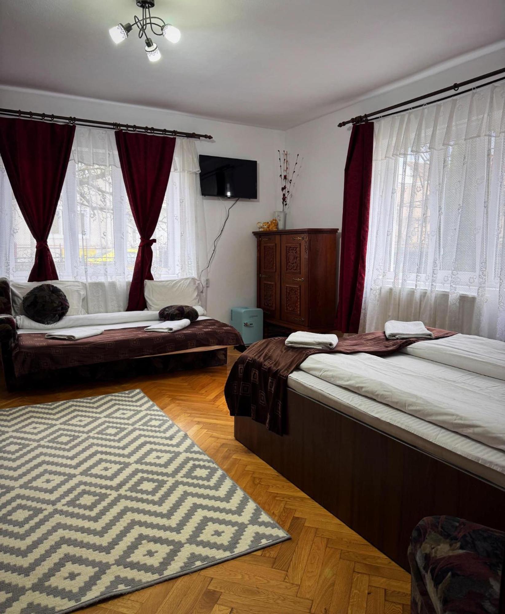 Casa Mary Hotel Hátszeg Kültér fotó