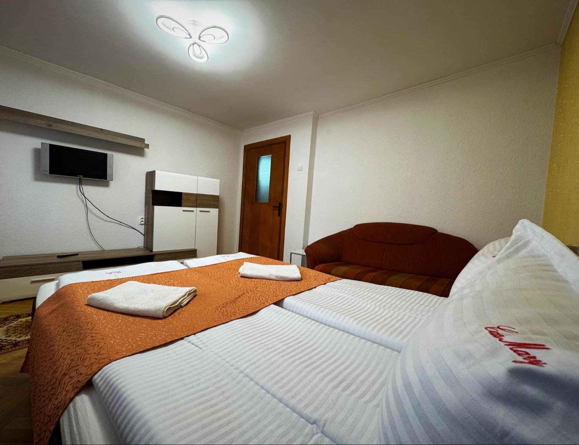Casa Mary Hotel Hátszeg Kültér fotó