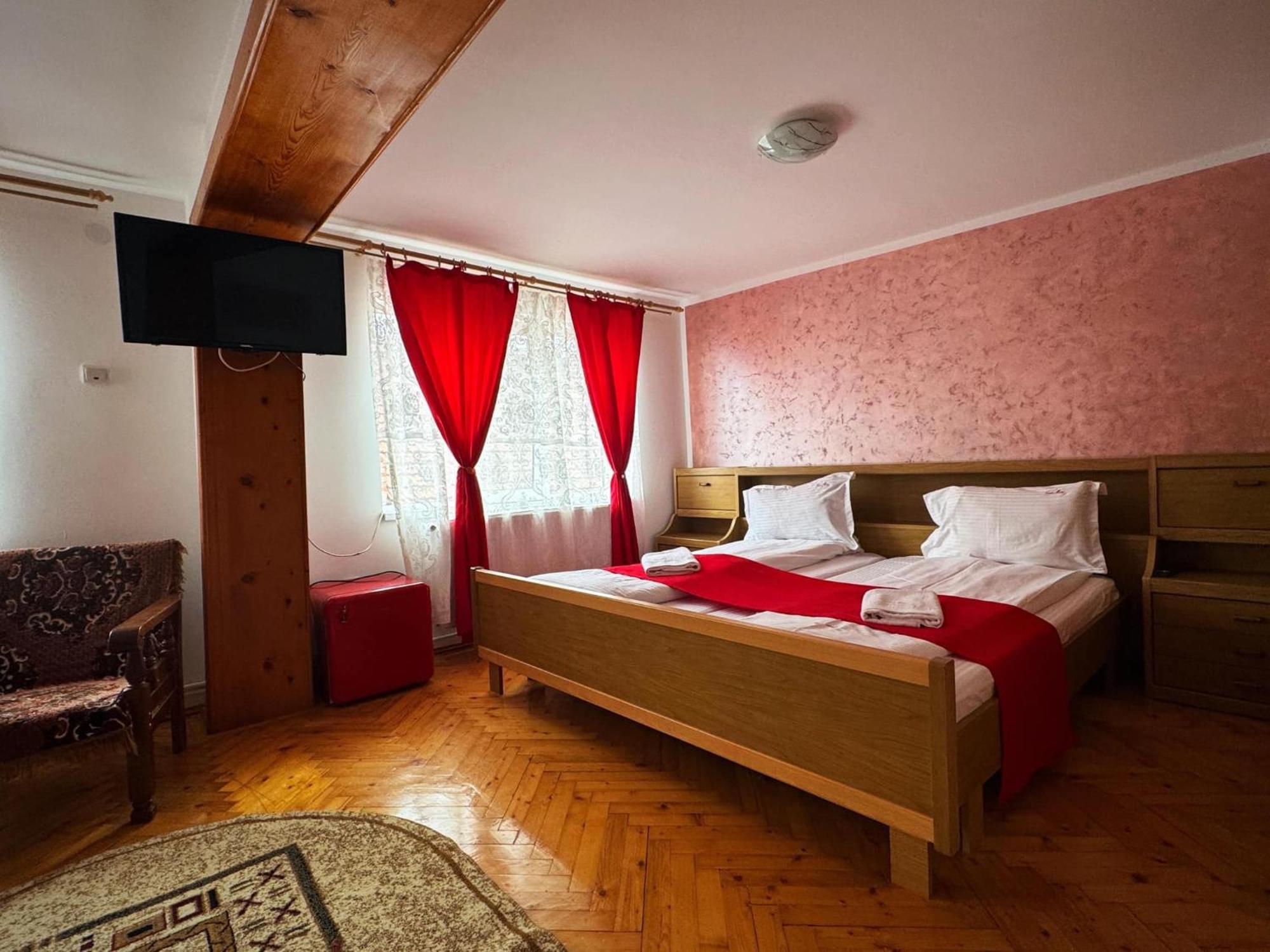 Casa Mary Hotel Hátszeg Kültér fotó