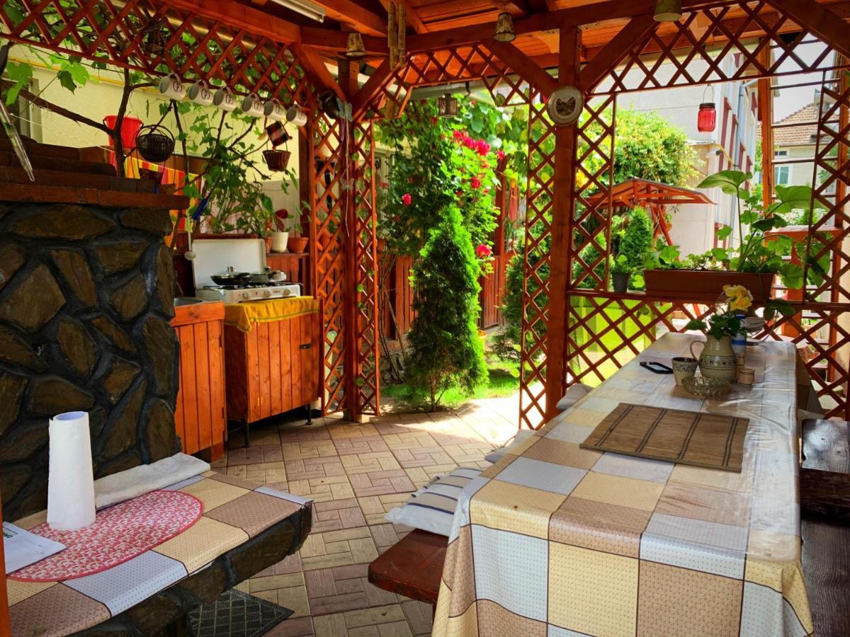 Casa Mary Hotel Hátszeg Kültér fotó